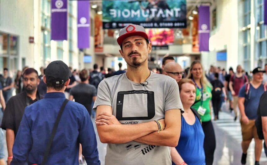 Dal lavoro dietro al bancone a quello davanti all’obiettivo: Nicola Vannucchi racconta la sua vita da youtuber Dal lavoro dietro al bancone a quello davanti all’obiettivo: Nicola Vannucchi racconta la sua vita da youtuber