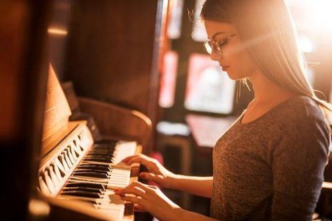 Accademia di Musica La Rondine, ecco tutti i corsi attivi e come iscriversi Accademia di Musica La Rondine, ecco tutti i corsi attivi e come iscriversi