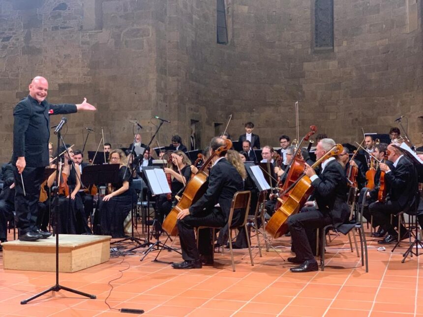 SALVA L’ORCHESTRA FILARMONICA DI LUCCA: ABBIAMO BISOGNO DI OGNUNO DI VOI SALVA L’ORCHESTRA FILARMONICA DI LUCCA: ABBIAMO BISOGNO DI OGNUNO DI VOI