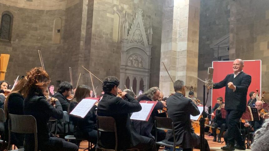 Epico concerto per Andrea Colombini e l’Orchestra Filarmonica di Lucca Epico concerto per Andrea Colombini e l’Orchestra Filarmonica di Lucca