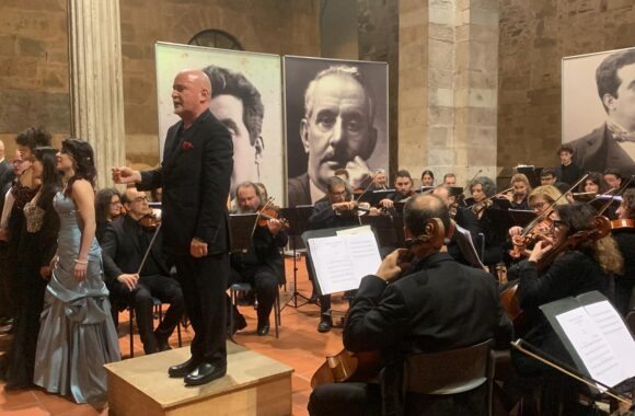 Andrea Colombini e l’Orchestra Filarmonica di Lucca brillano nella notte del Gran Galà sinfonico “Puccini e gli altri”