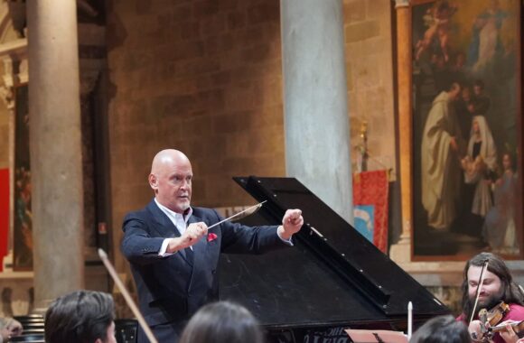 PER GARANTIRE IL DOMANI DELL’ORCHESTRA FILARMONICA DI LUCCA, ABBIAMO BISOGNO DI TE: SALVA L’OFL PER GARANTIRE IL DOMANI DELL’ORCHESTRA FILARMONICA DI LUCCA, ABBIAMO BISOGNO DI TE: SALVA L’OFL
